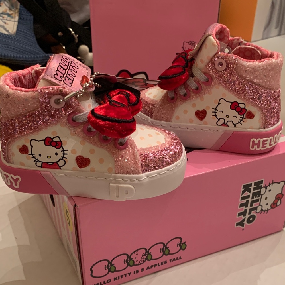 NWT in the box Hello Kitty Ground Up Toddler Girls size 5